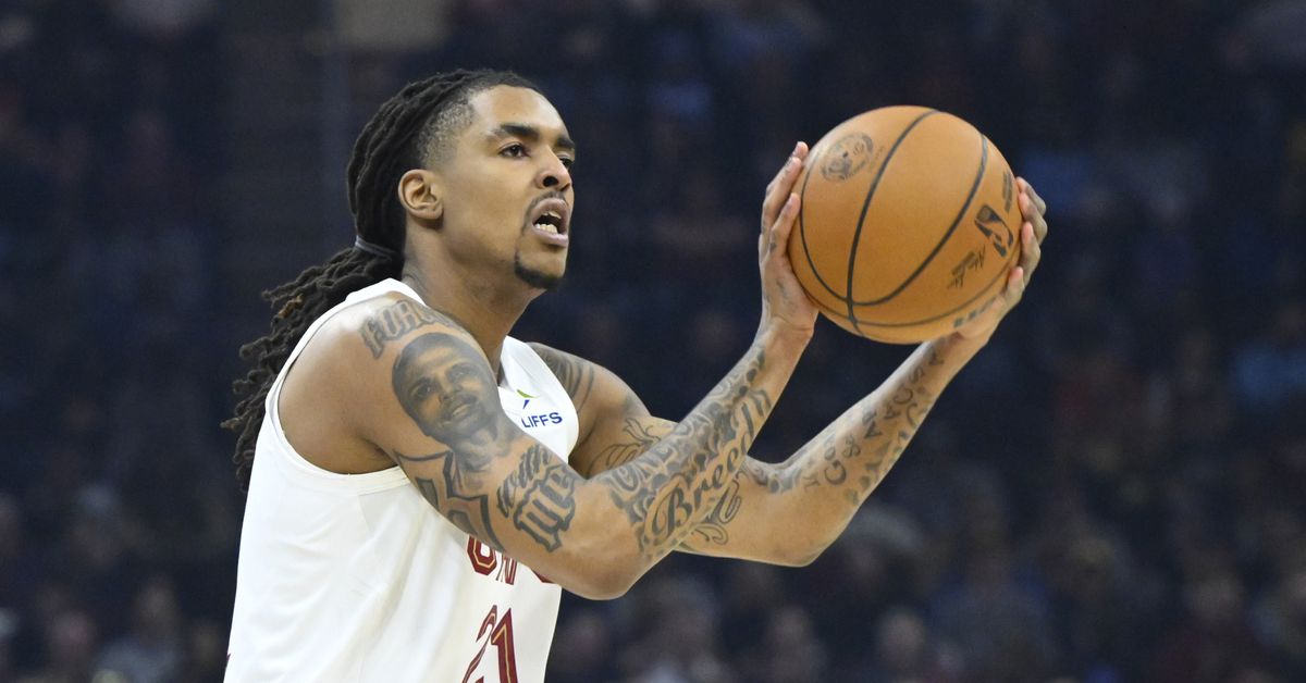 Report: Cavs extend qualifying offer to Luke Travers, decline Emoni Bates