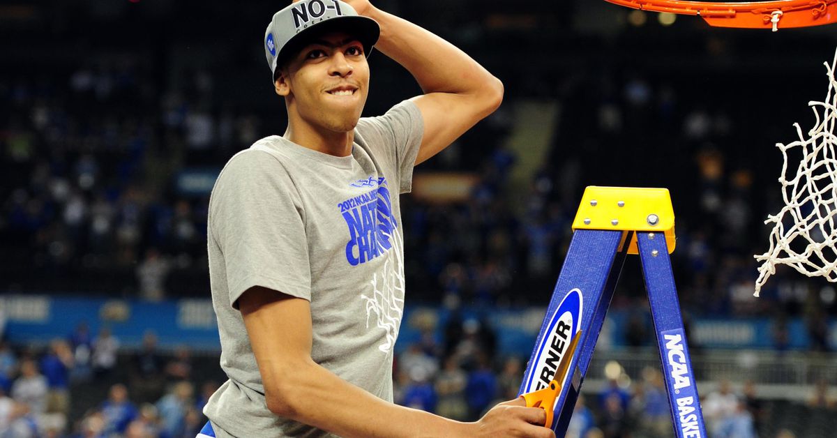 Anthony Davis has eye surgery, expected to be healthy by Mavs training camp