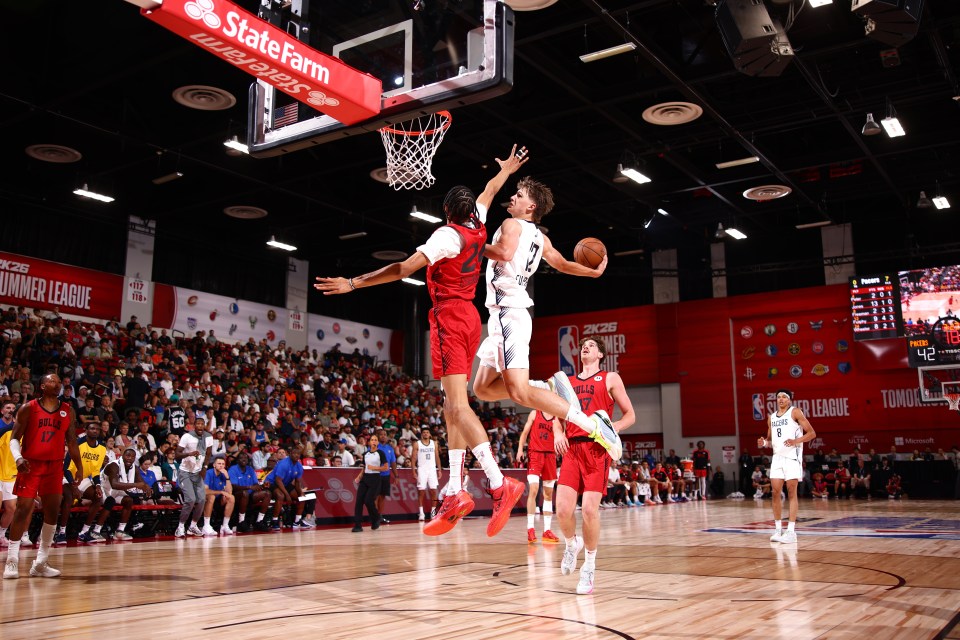 Furphy's Summer League dunk put Essengue on a poster