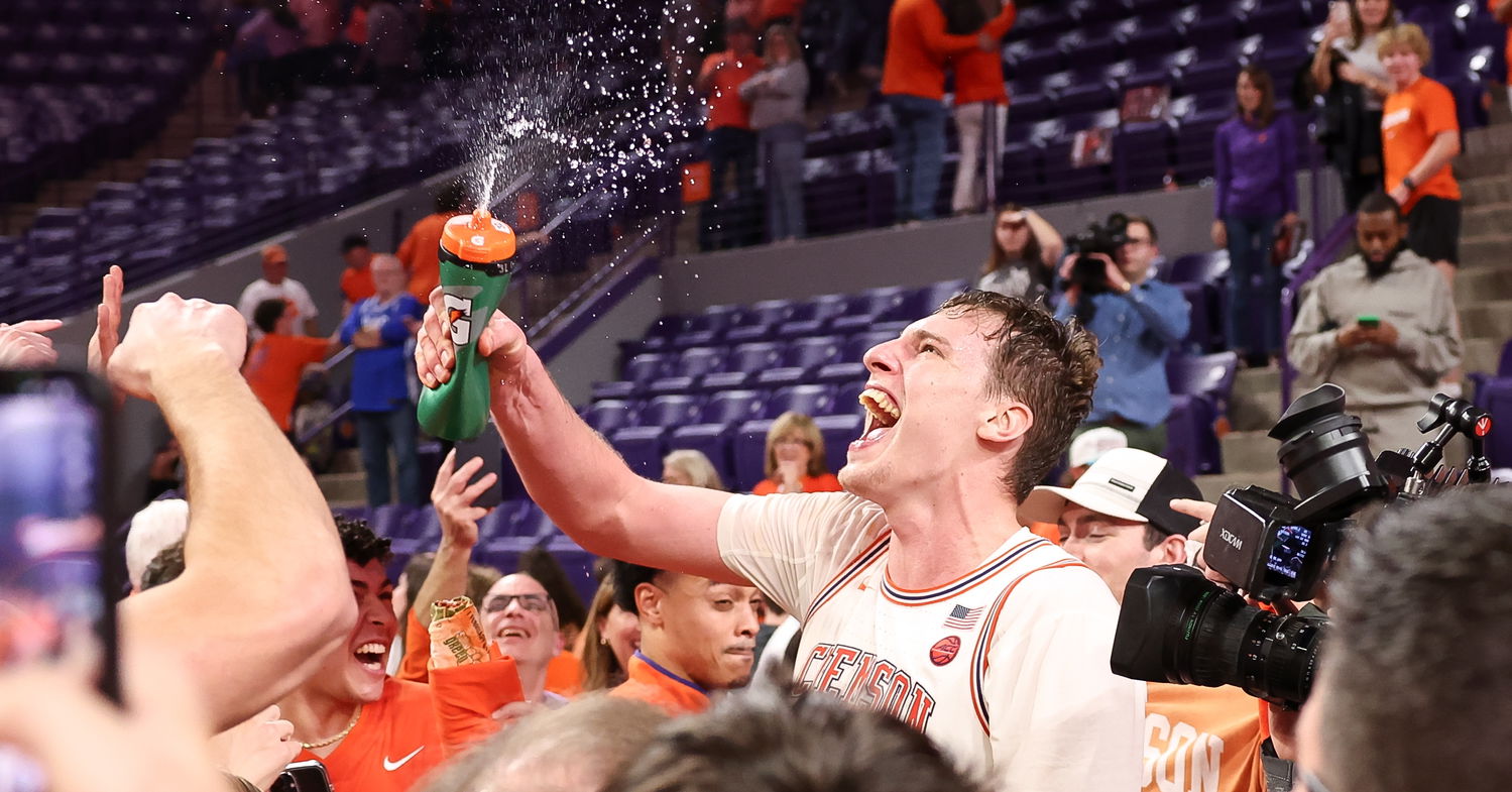 Former Clemson center Viktor Lakhin to compete for reigning NBA champs in summer leagues