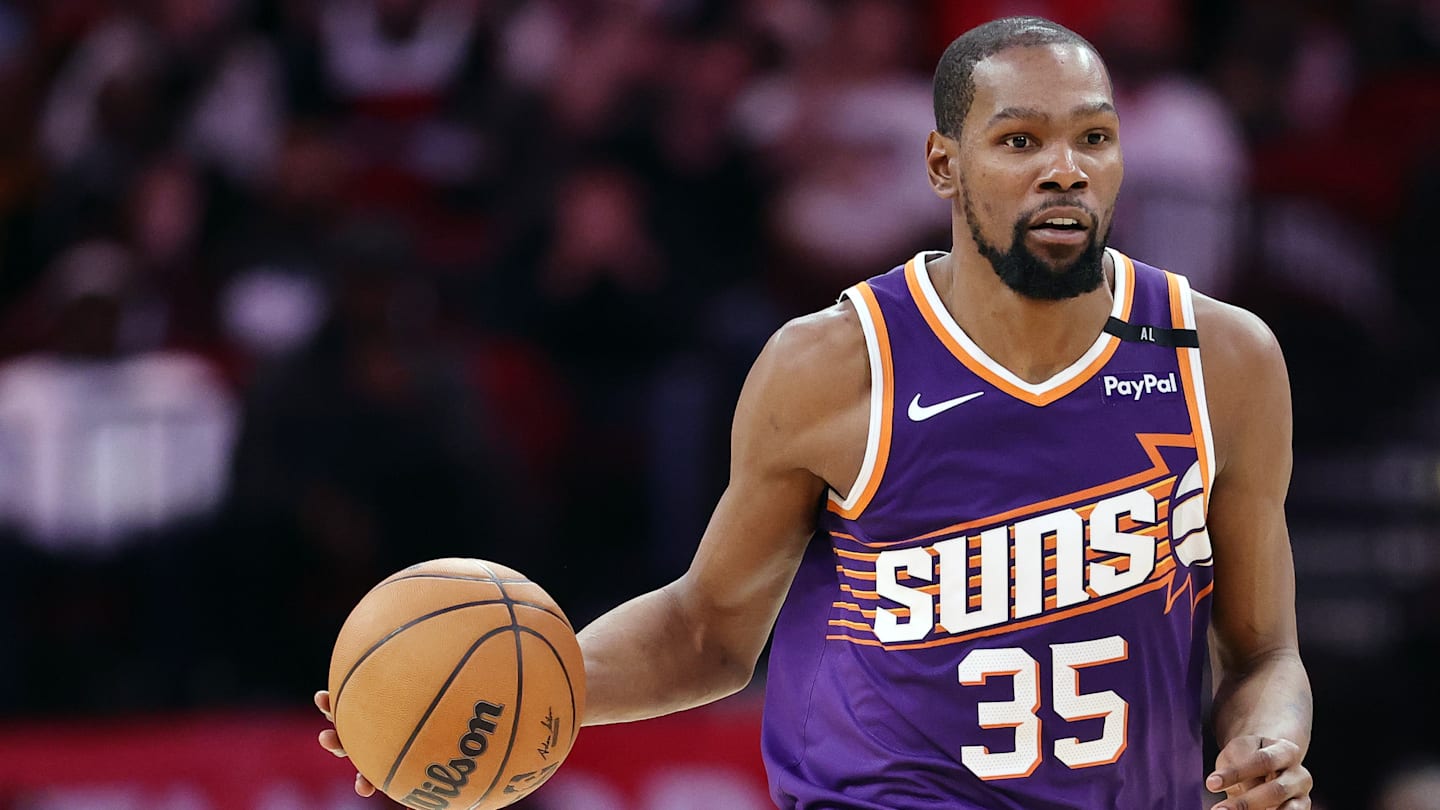 Phoenix Suns v Houston Rockets