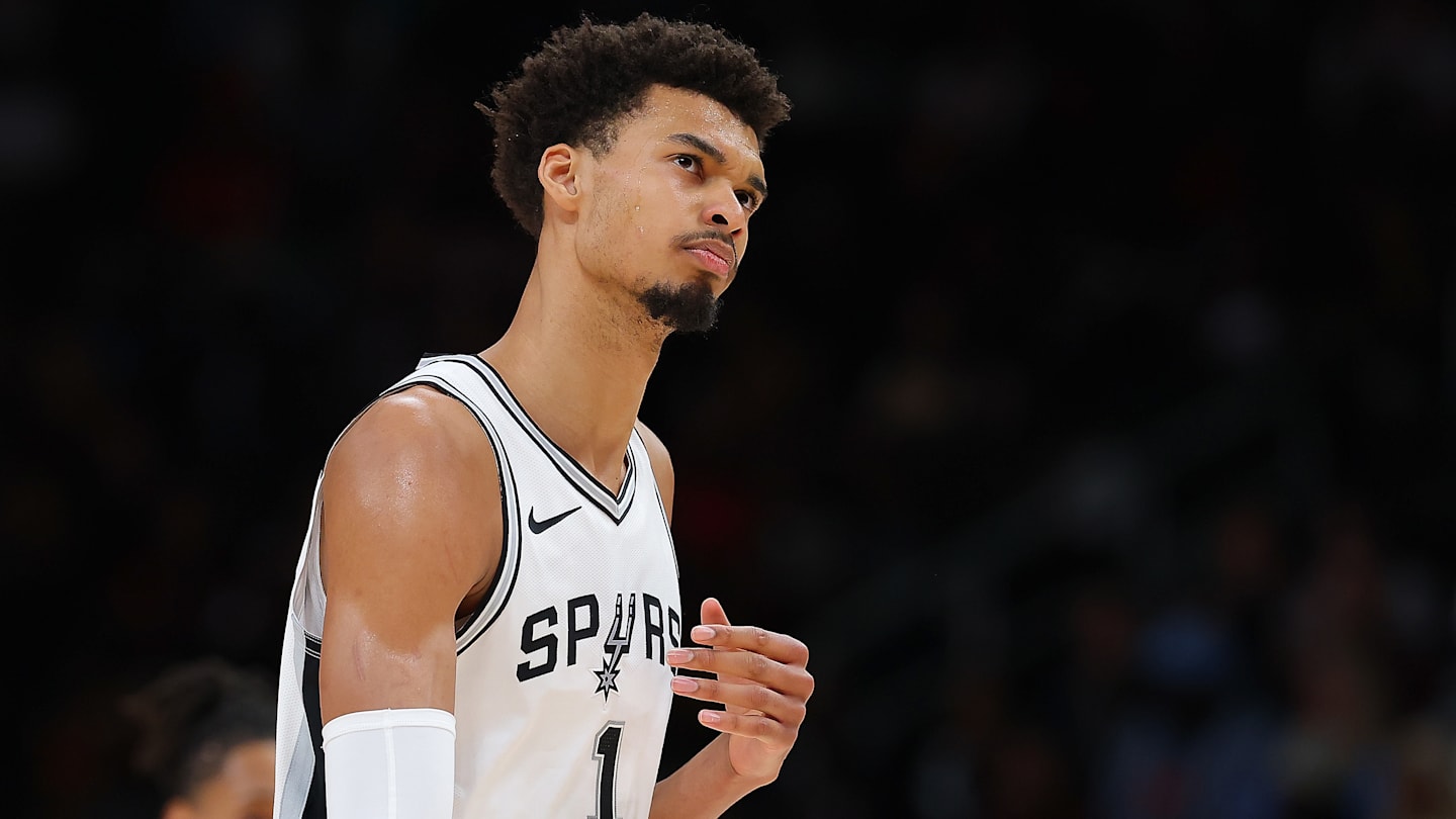 San Antonio Spurs v Atlanta Hawks