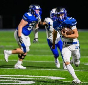 Forward Jackson Berezowski who spent last season with Mavericks re-signs with AHL affiliate Coachella Valley