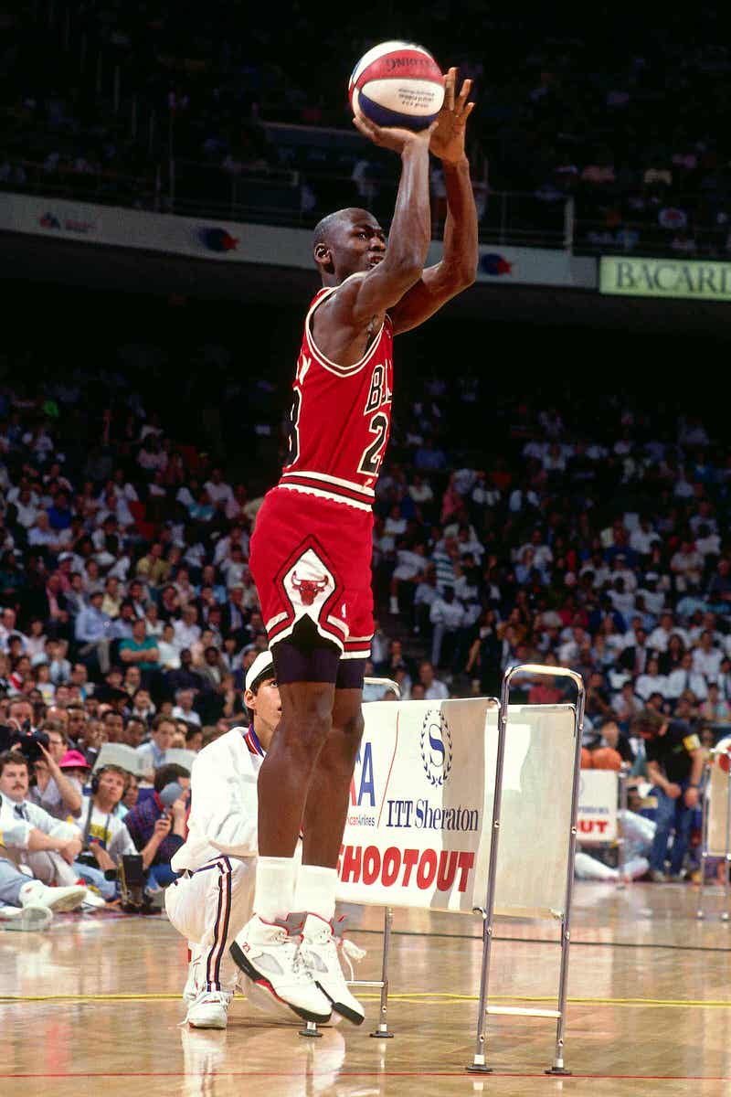 Michael Jordan Air Jordan 5 Fire Red Silver Tongue in 1989-90