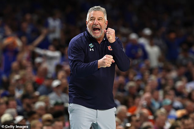Auburn basketball coach Bruce Pearl accused Barack Obama of 'dividing' America over race