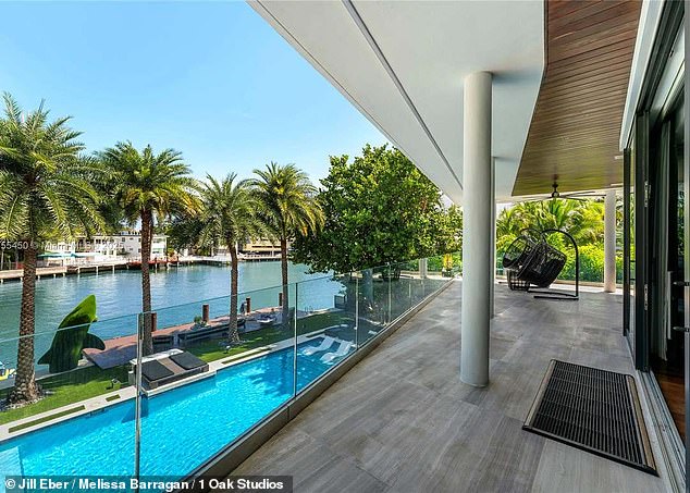 It also has boat access to the nearby Biscayne Bay and the Intracoastal Waterway