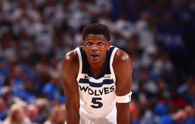 Anthony Edwards claims ex Ayesha Howard is delaying custody deal with demands of $500,000 and public apology