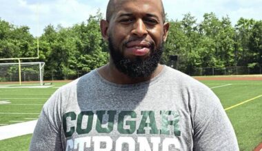 8753057_web1_gtr-DevinOwens