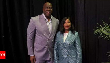 Magic Johnson and his wife Cookie Johnson shared heartfelt moment for the Los Angeles Lakers legend’s mother | NBA News