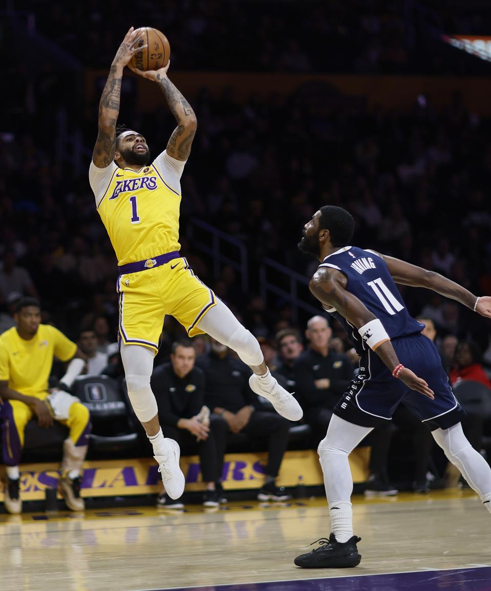 Lakers vs Dallas Mavericks