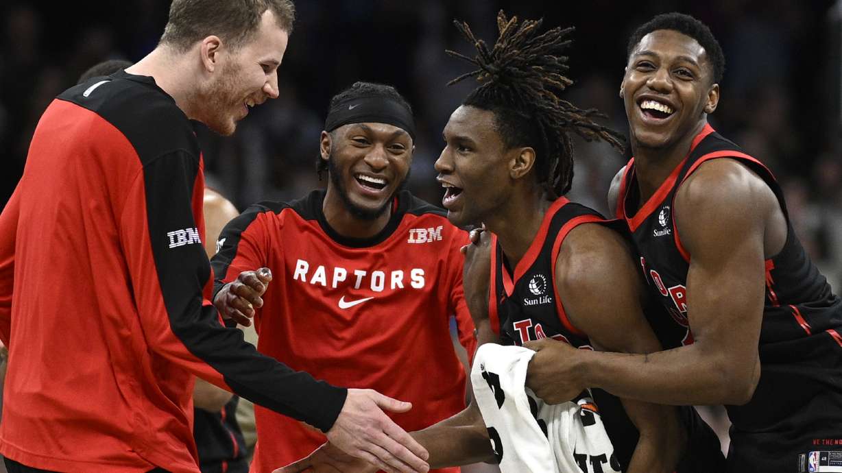 Raptors rookie Ja'Kobe Walter hits 3 with 0.5 seconds left for 114-113 win over slumping Magic