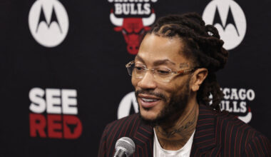 Derrick Rose Cries As Chicago Bulls Announce Jersey Retirement