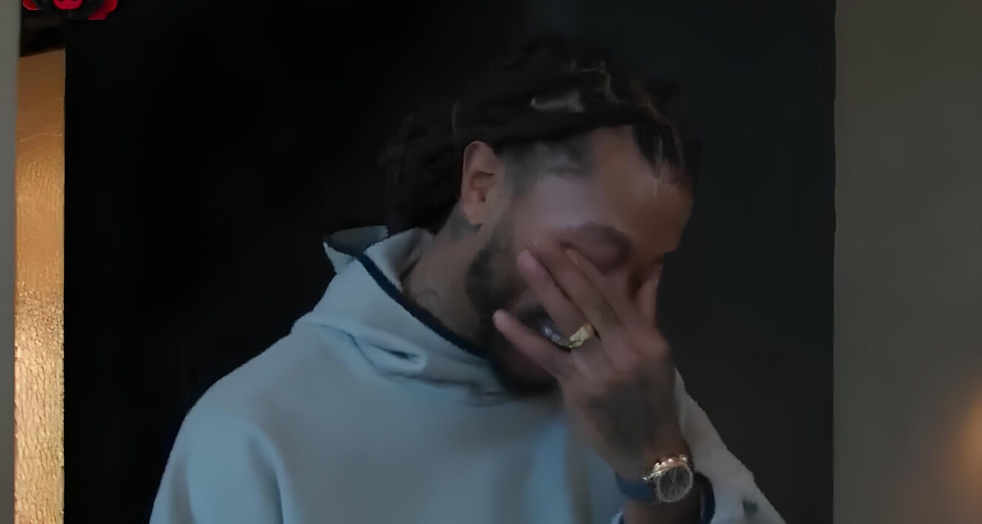 Emotional Derrick Rose sobs uncontrollably over Bulls jersey honor that will be reversed under one condition