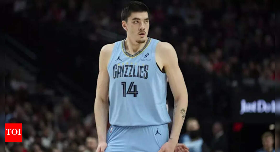 Memphis Grizzlies star Zach Edey pulled over for extreme speeding, officer delivers sharp warning in viral footage | NBA News