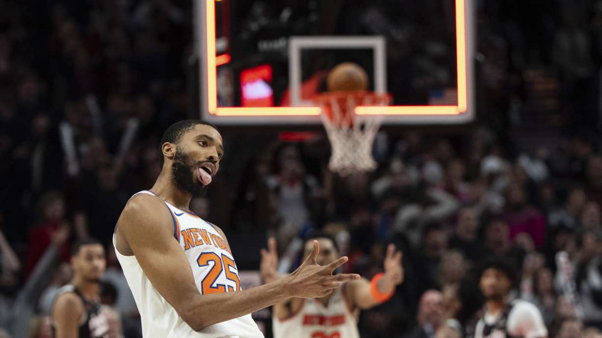 Bridges nails 3-pointer at buzzer to give Knicks a 114-113 OT win over the Trail Blazers
