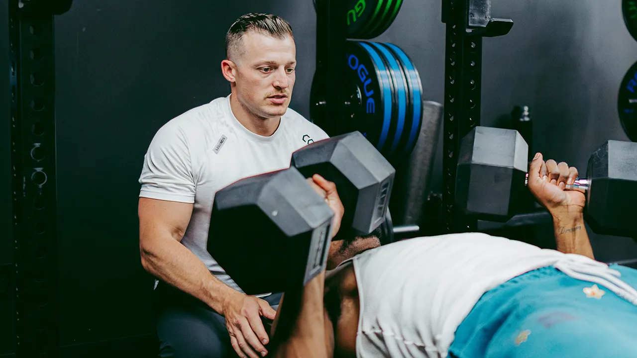 How to bench press correctly? NFL, NBA sports doctor weighs in