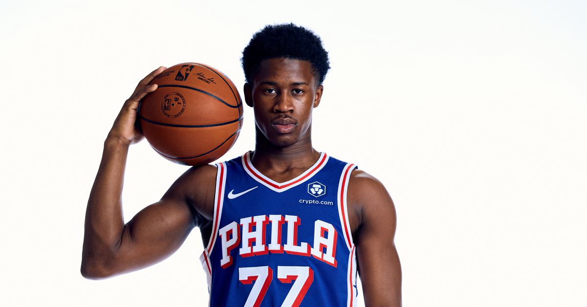 Trail Blazers’ Damian Lillard Gave 76ers Rookie VJ Edgecombe an Assist