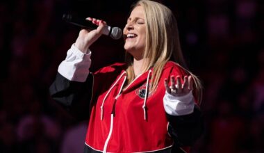 Knicks assistant Maurice Cheeks watches national anthem singer nail performance 22 years later