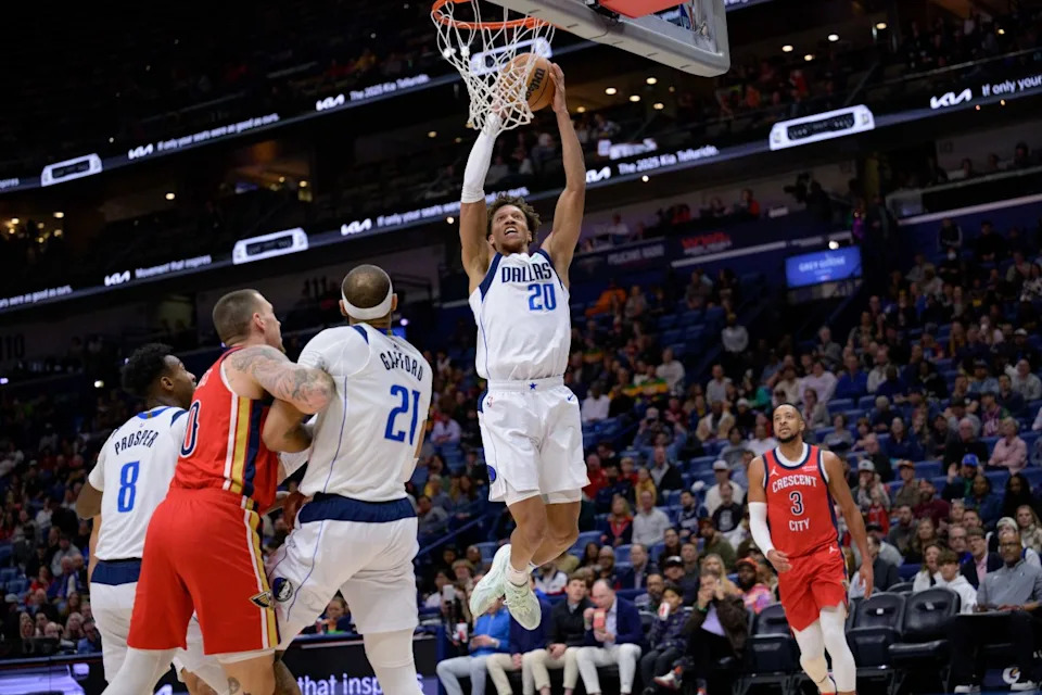 Dallas Mavericks forward Kessler Edwards (20)© Matthew Hinton-Imagn Images