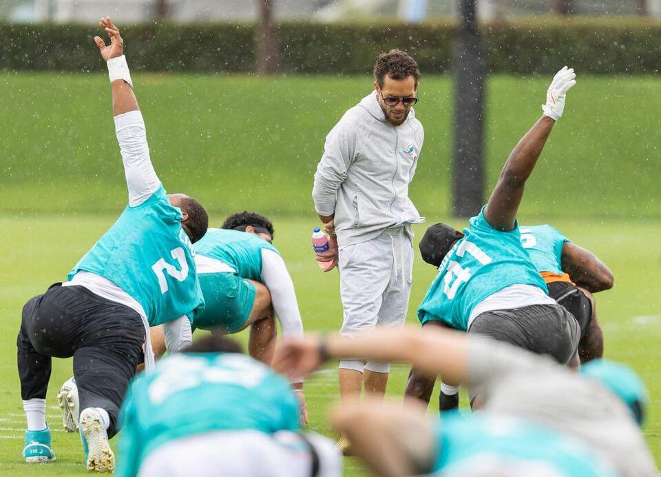 Exploring the Dolphins' most difficult roster decisions. And personnel nuggets