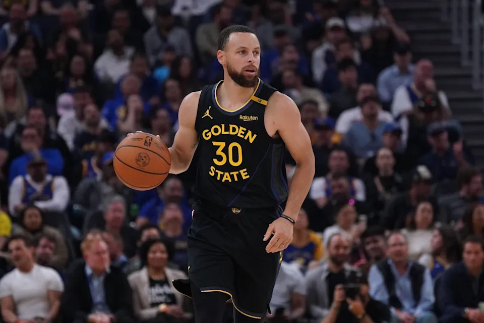 San Francisco, California, USA; Golden State Warriors guard Stephen Curry (30) dribbles upcourt against the San Antonio Spurs in the second period at Chase Center. Mandatory Credit: David Gonzales-Imagn ImagesMandatory Credit: David Gonzales-Imagn Images