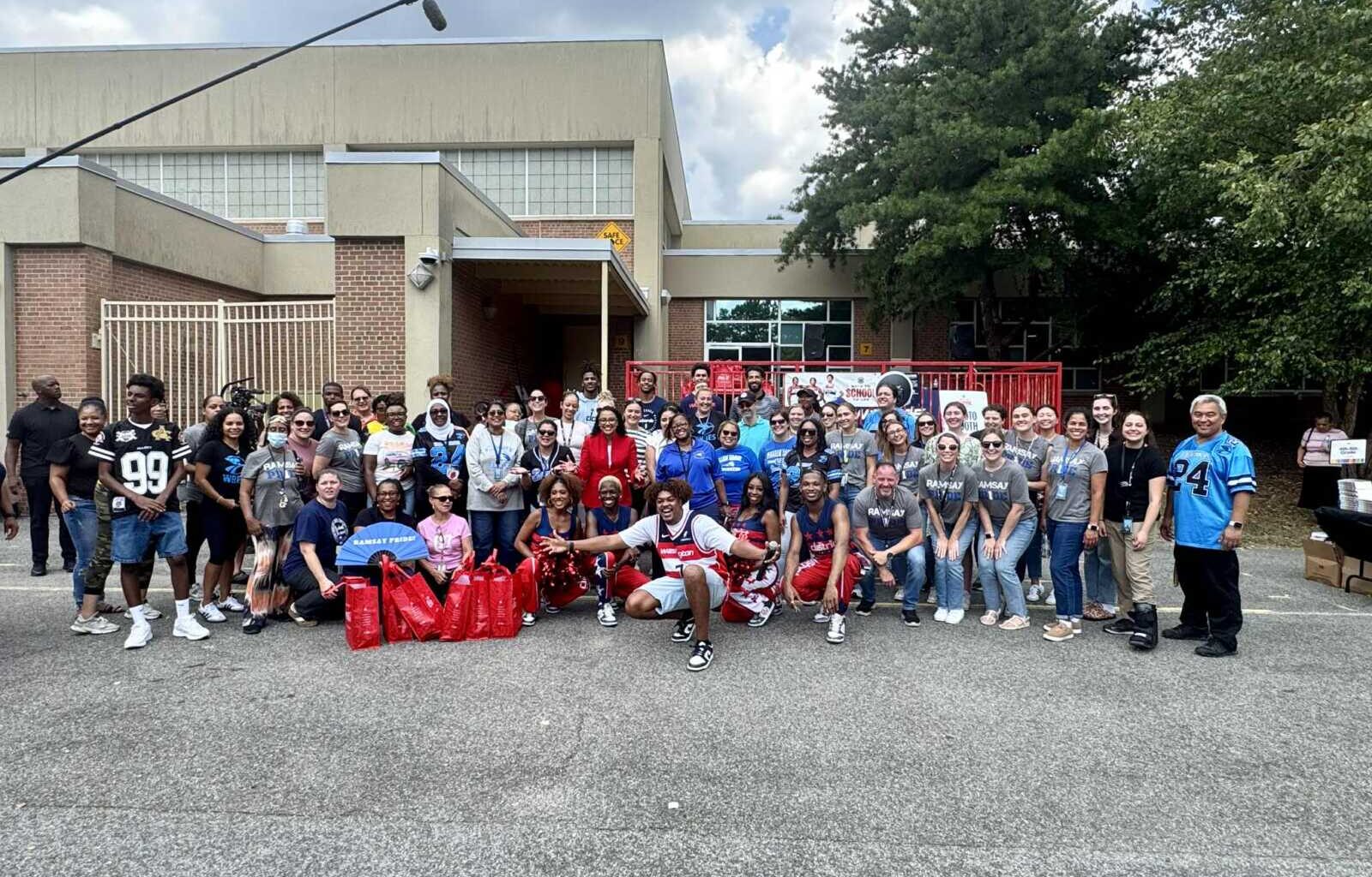 Washington Wizards give backpacks to 700 Alexandria students
