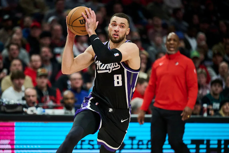 Sacramento Kings guard Zach LaVine (8)Troy Wayrynen-Imagn Images