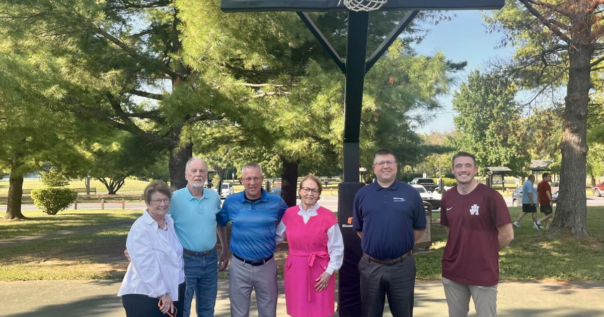 VIPs impressed by city park's basketball court improvements | Winchester Star