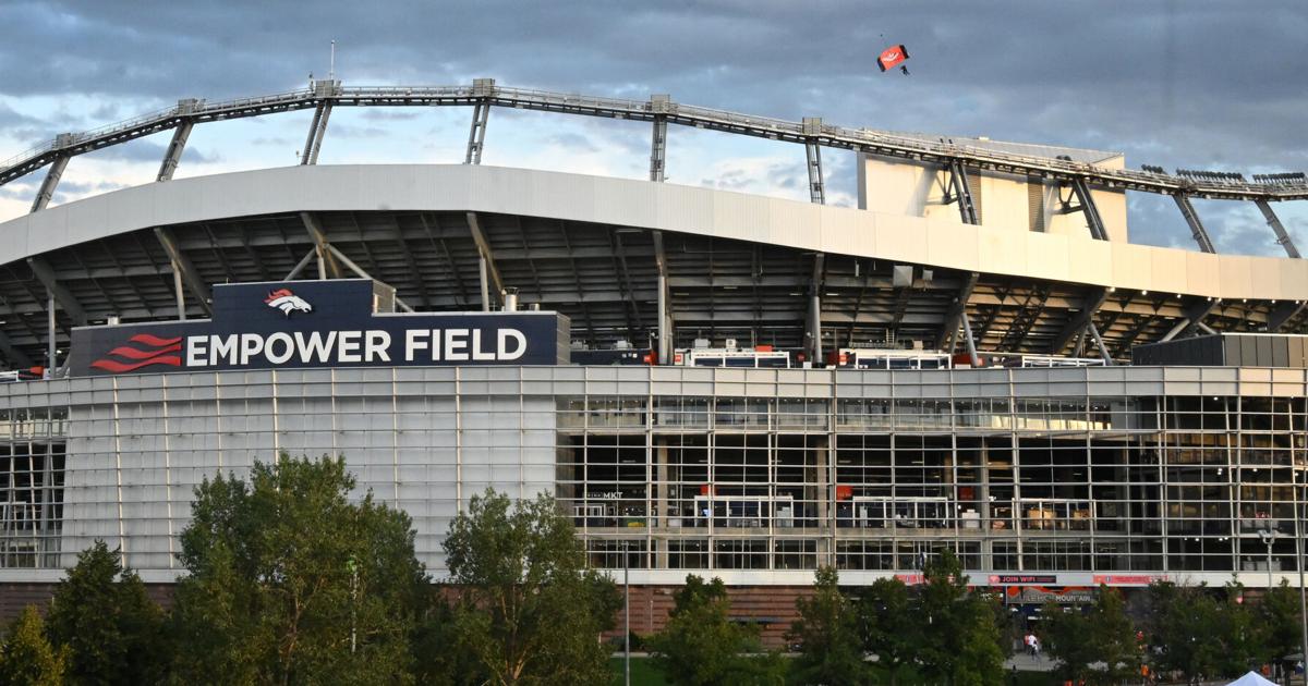 Denver Broncos met with Douglas County commissioners on stadium | News