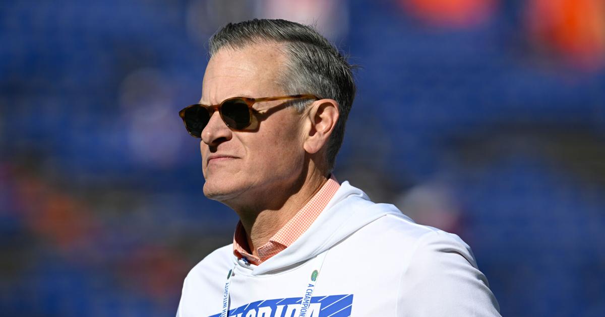 Florida athletic director Scott Stricklin signs a 3-year contract extension, AP source says | Basketball