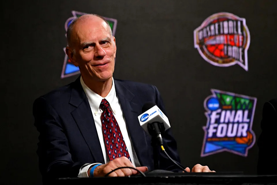 Apr 6, 2019; Minneapolis, MN, USA; NBA former player Bobby Jones during the Basketball Hall of Fame press conference at U.S. Bank Stadium. Mandatory Credit: Bob Donnan-USA TODAY Sports