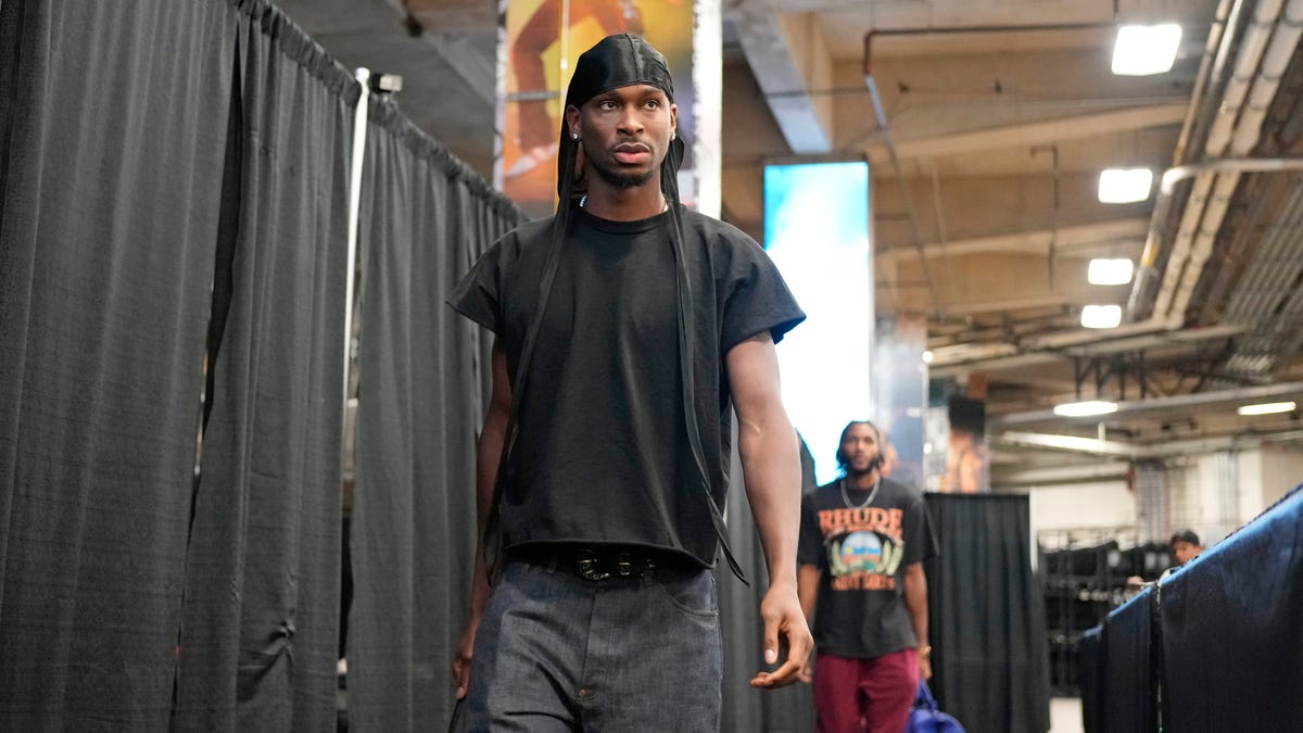 How many miles will OKC Thunder travel during 2025-26 regular season?