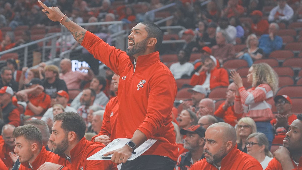 Peyton Siva, GM Brian Kloman salaries, bonuses