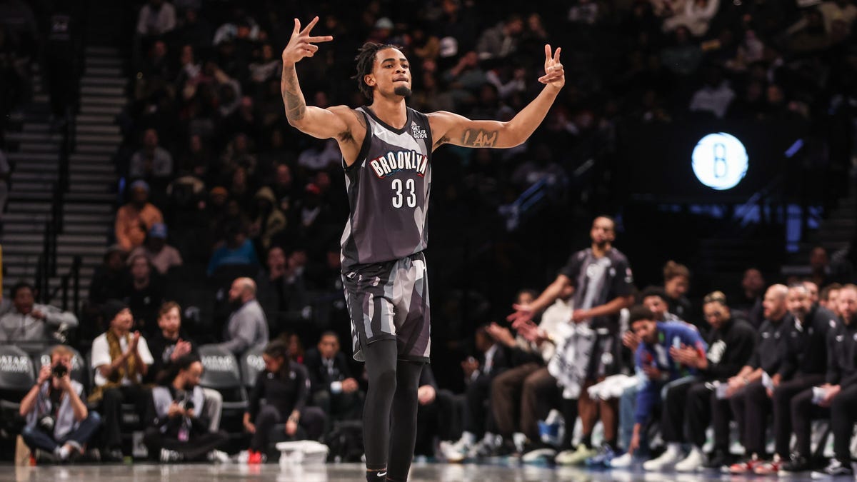 What does the Nets' schedule look like throughout the 2025-26 season?
