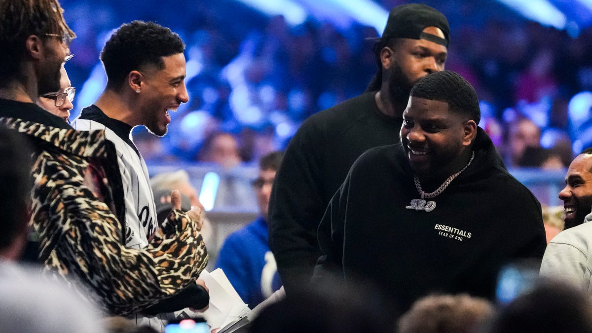 John Cena uses Tyrese Haliburton's crutch to beat Cody Rhodes at WWE SummerSlam