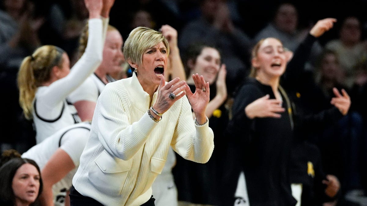 Iowa women's basketball earns official visit from 2026 four-star SF