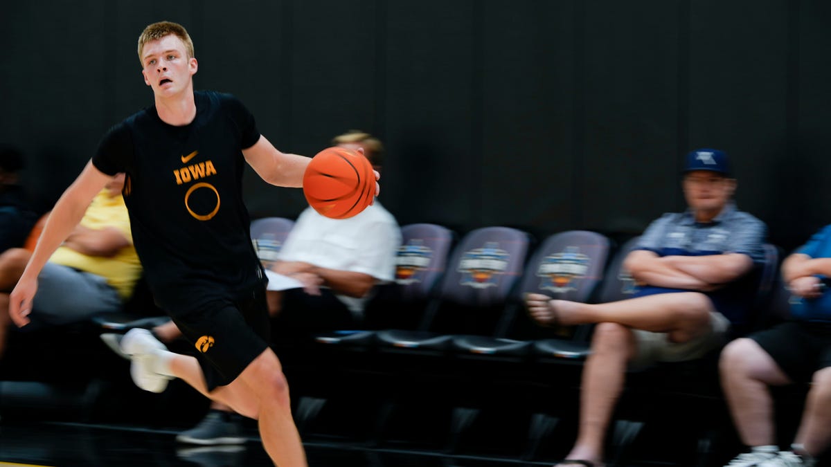 CBS Sports ranks Iowa basketball PG Bennett Stirtz among nation's best