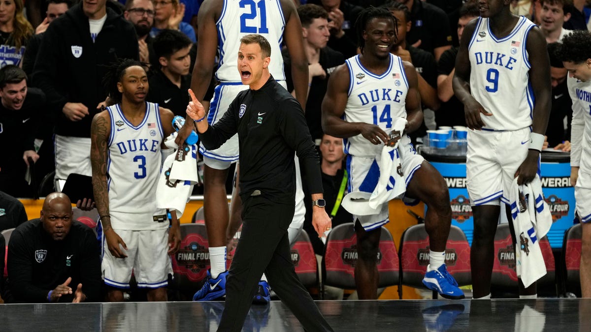 Duke basketball, Jon Scheyer announce promotion of Emanuel Dildy