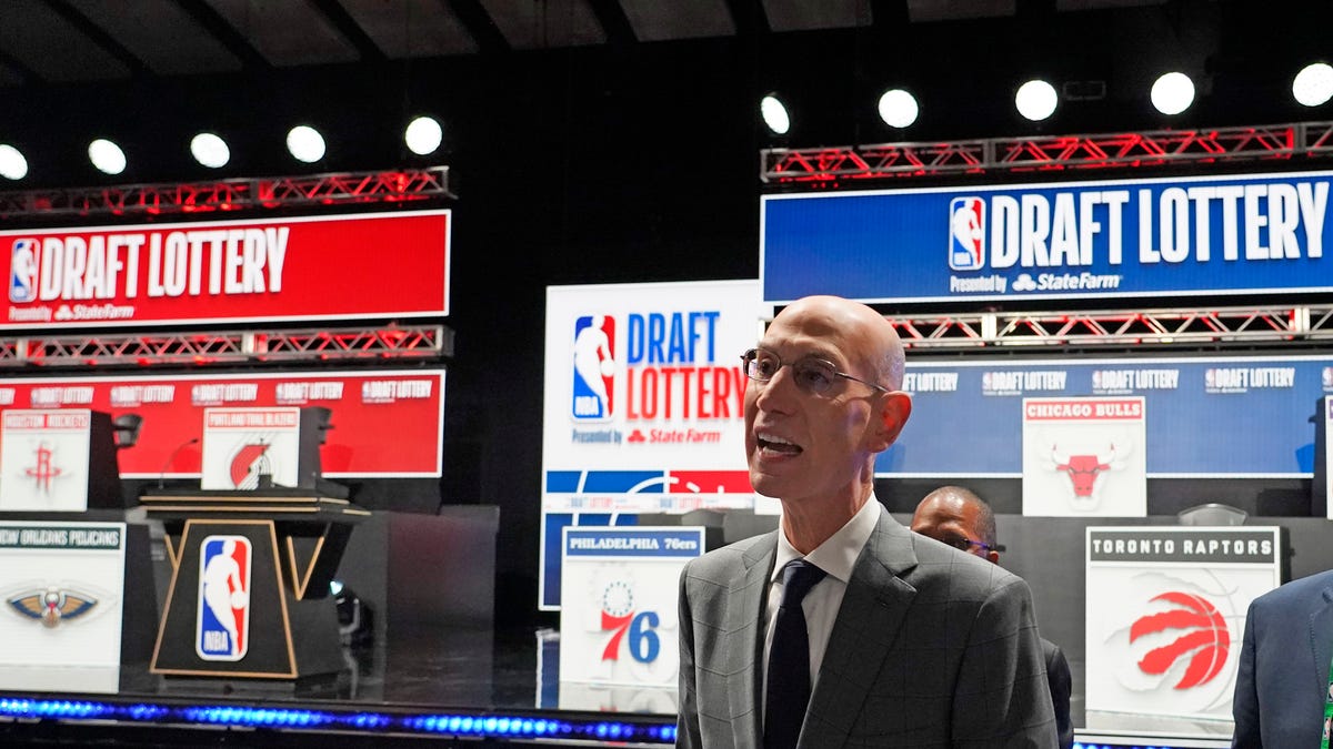 What is the 2025 NBA Draft order? Where teams pick, start time