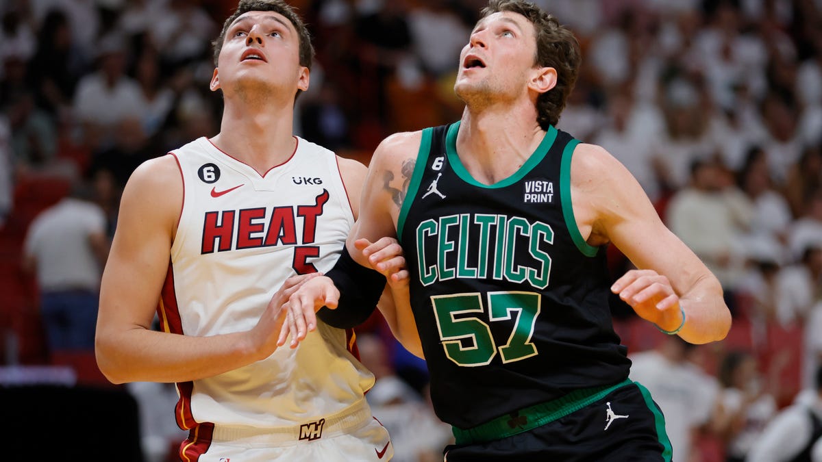 Celtics alum Mike Muscala to join Suns as assistant coach