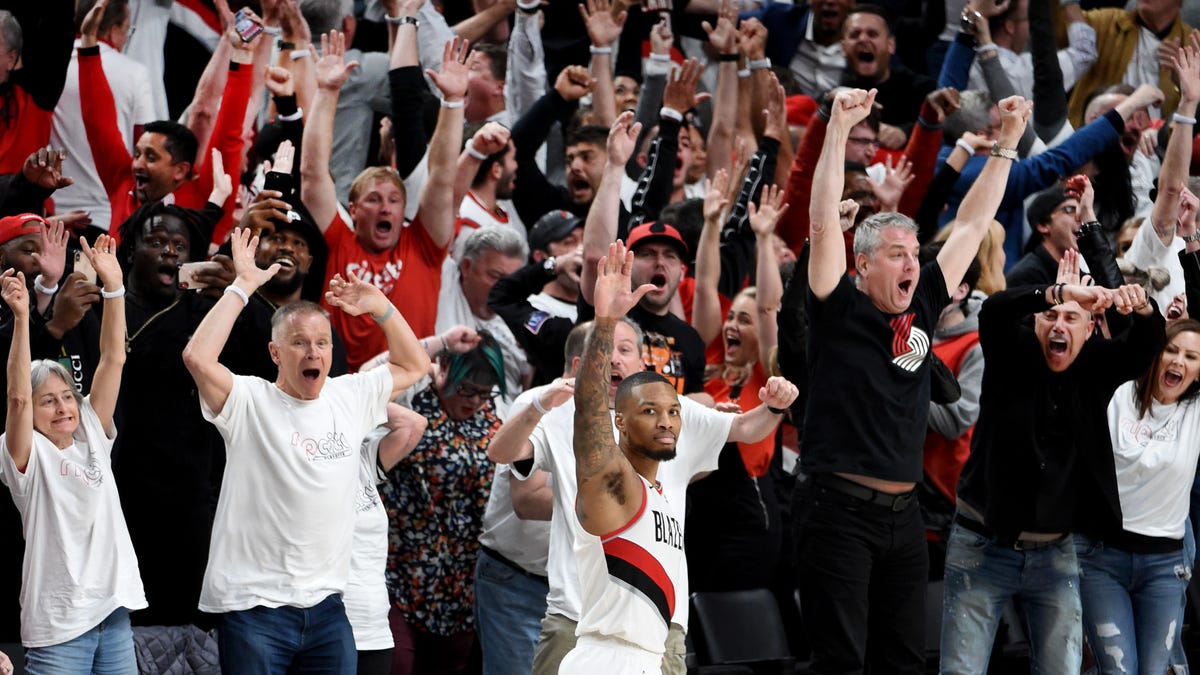 Sixers rookie weighs in on Damian Lillard's shot over Paul George