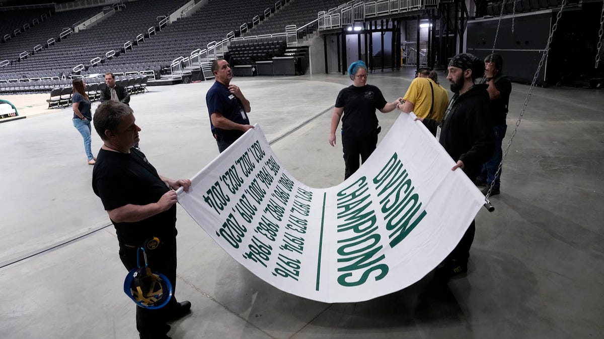 Will Brook Lopez get his jersey retired? Here's your answers