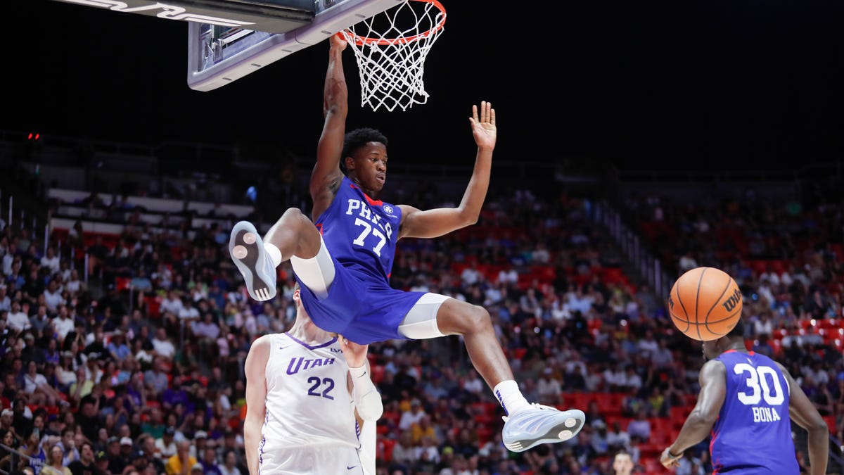 VJ Edgecombe offers support for Tyrese Maxey Foundation