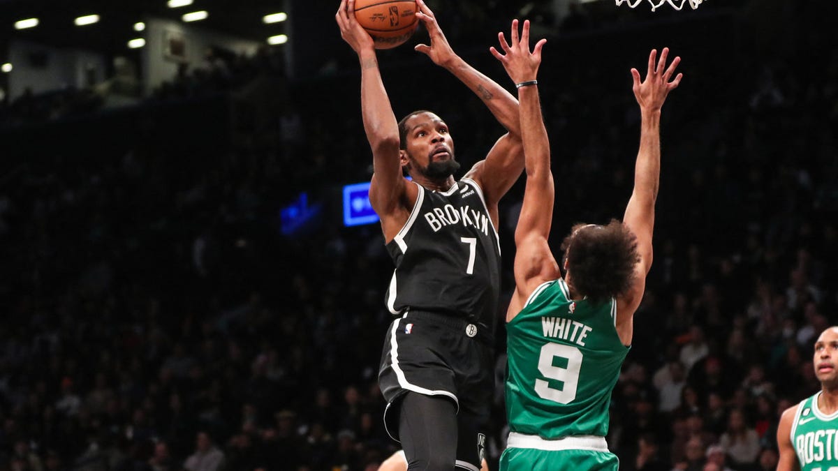 Derrick White on Rockets star Kevin Durant