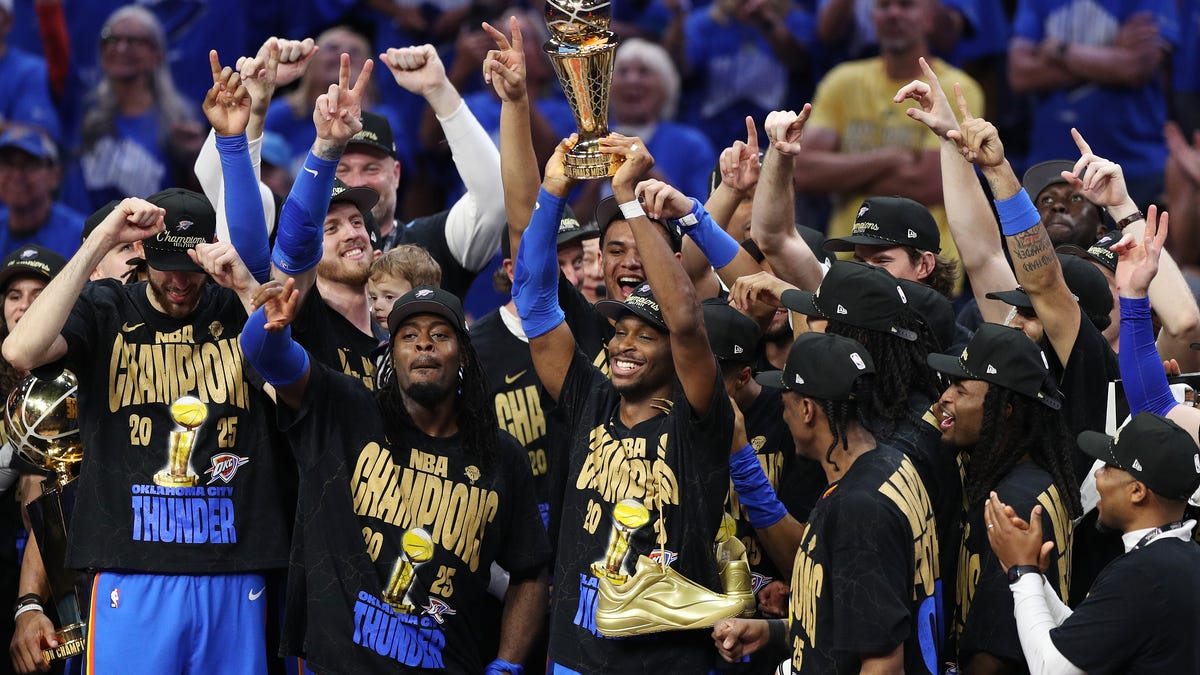 Shai Gilgeous-Alexander receives hometown Hamilton's Key to the City