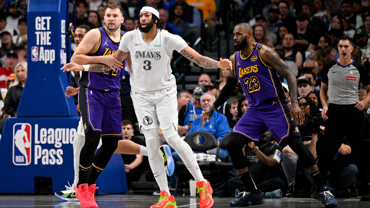 First Lakers-Mavericks game of 2025-26 could come early in season