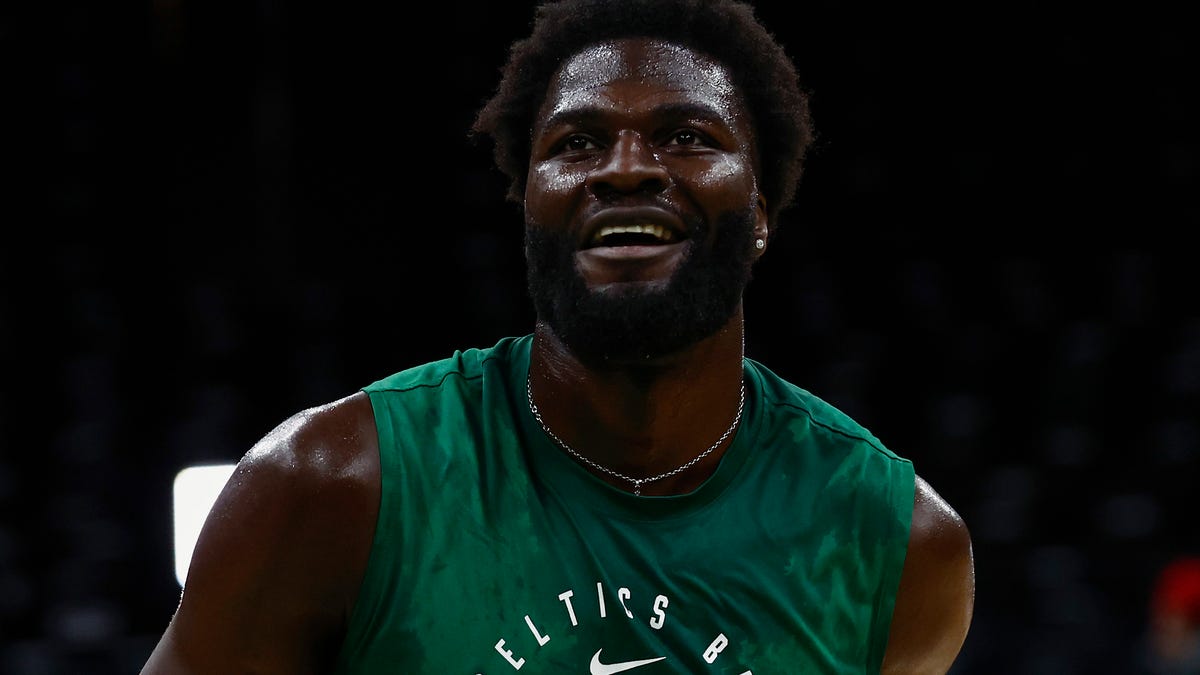 Celtics big Neemias Queta gets 12 pts, 7 rebs with Portugal vs. Sweden