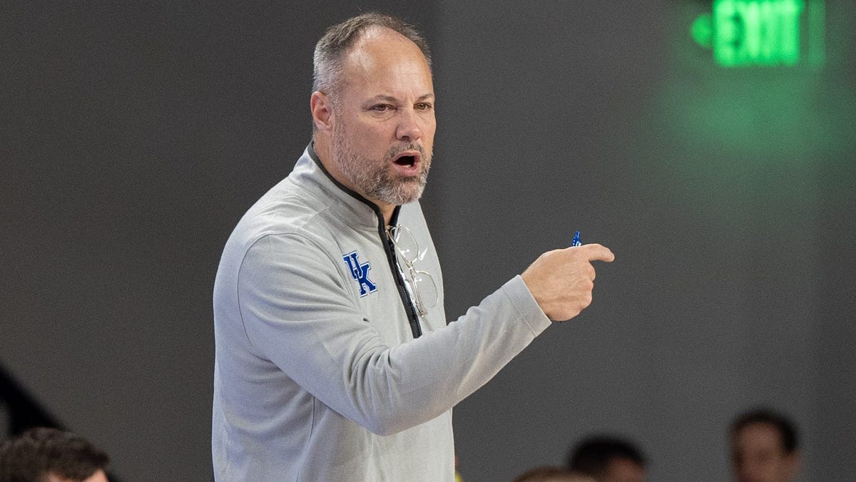 Kentucky Wildcats re-sign key member of basketball coaching staff