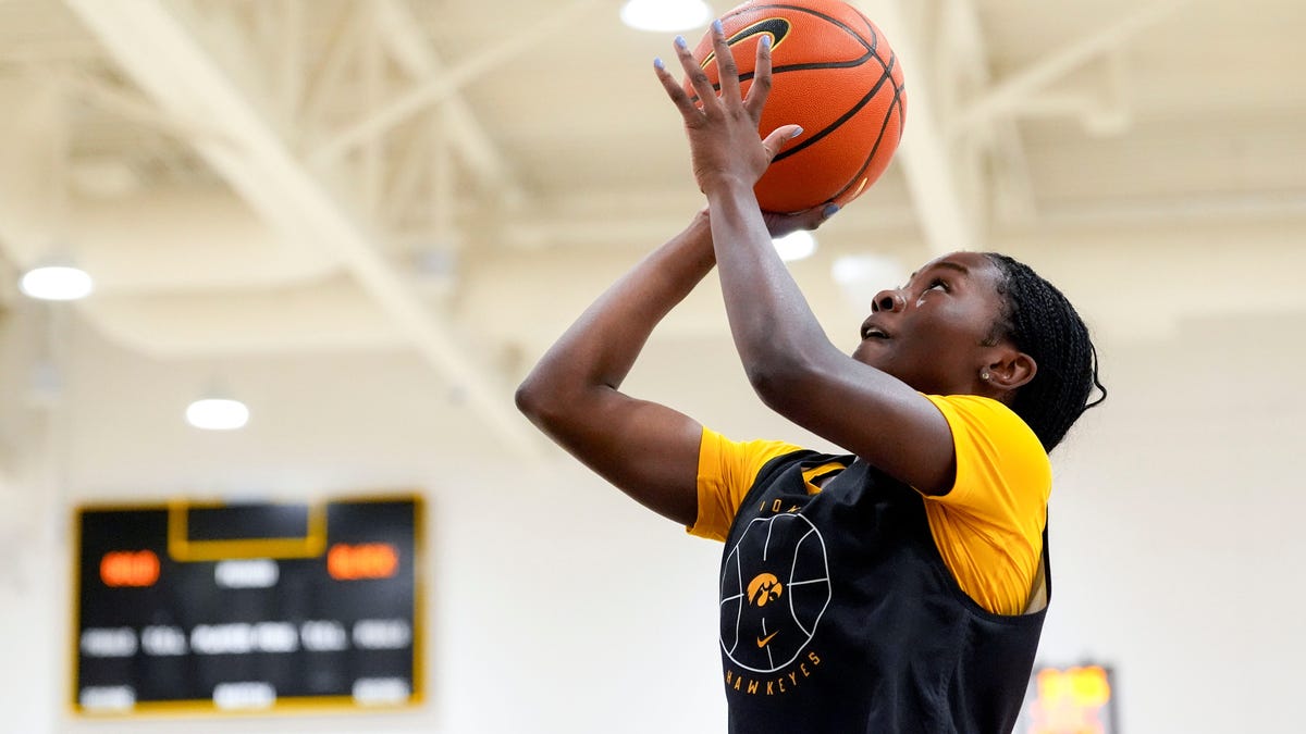 Iowa women's basketball introduces newest fan-favorite transfer guard