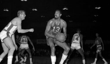 Sixers legend Wilt Chamberlain ranked No. 3 center in NBA history